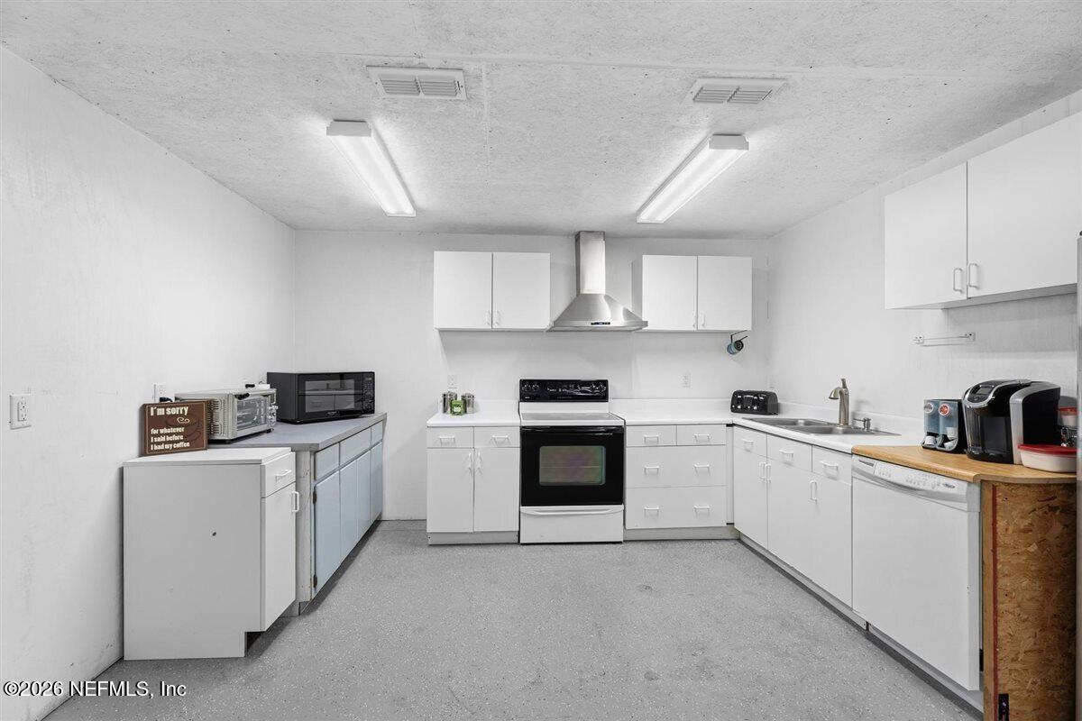 831 S 8TH Street