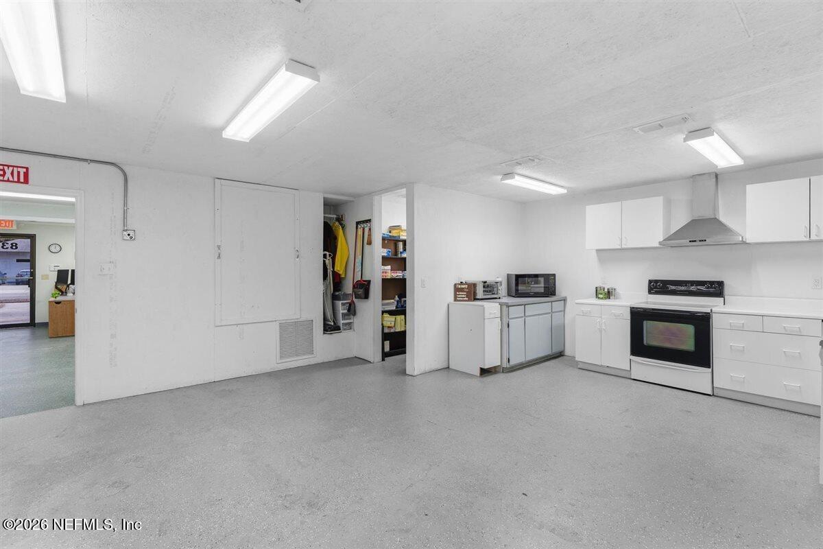 831 S 8TH Street