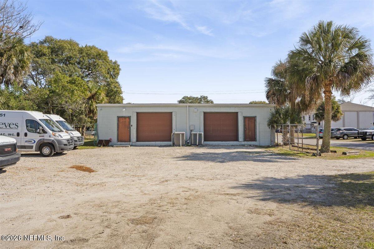 831 S 8TH Street