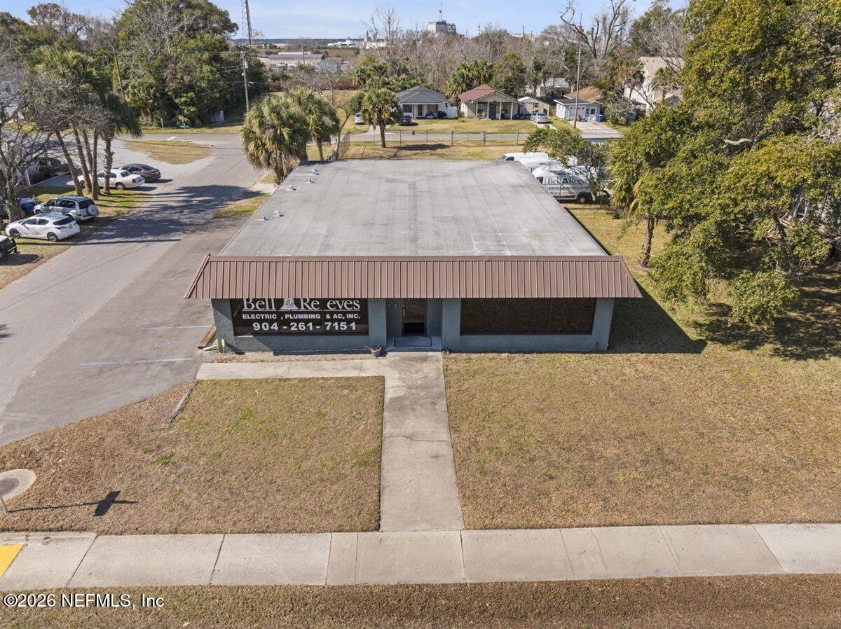 831 S 8TH Street