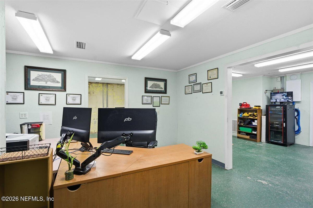 831 S 8TH Street