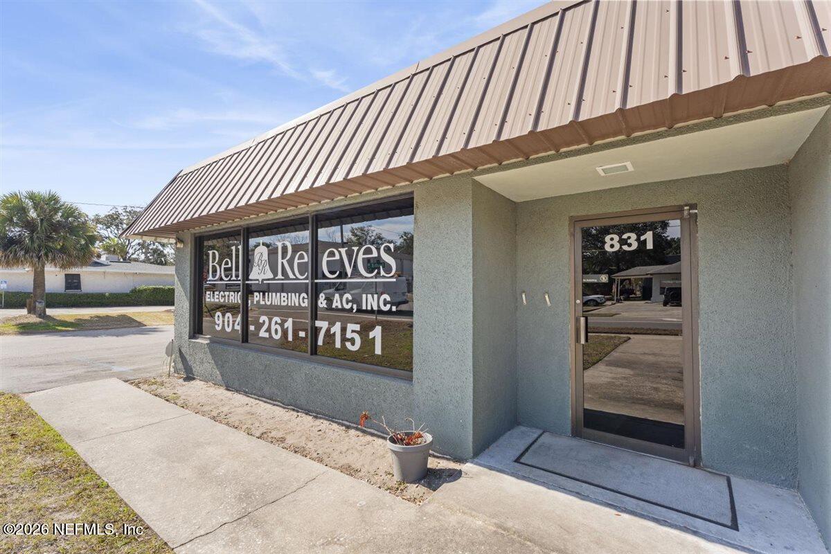 831 S 8TH Street