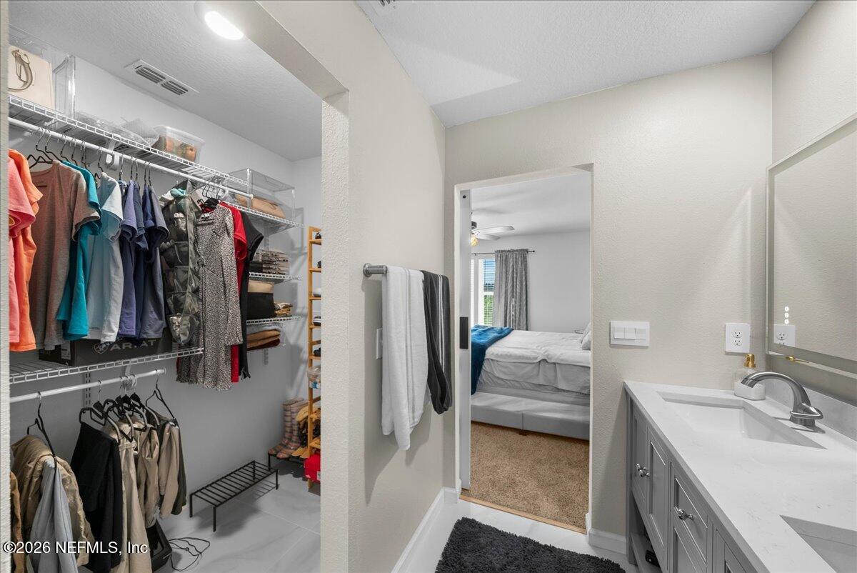 863 RIVERTREE Place