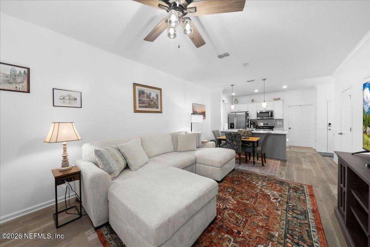 863 RIVERTREE Place