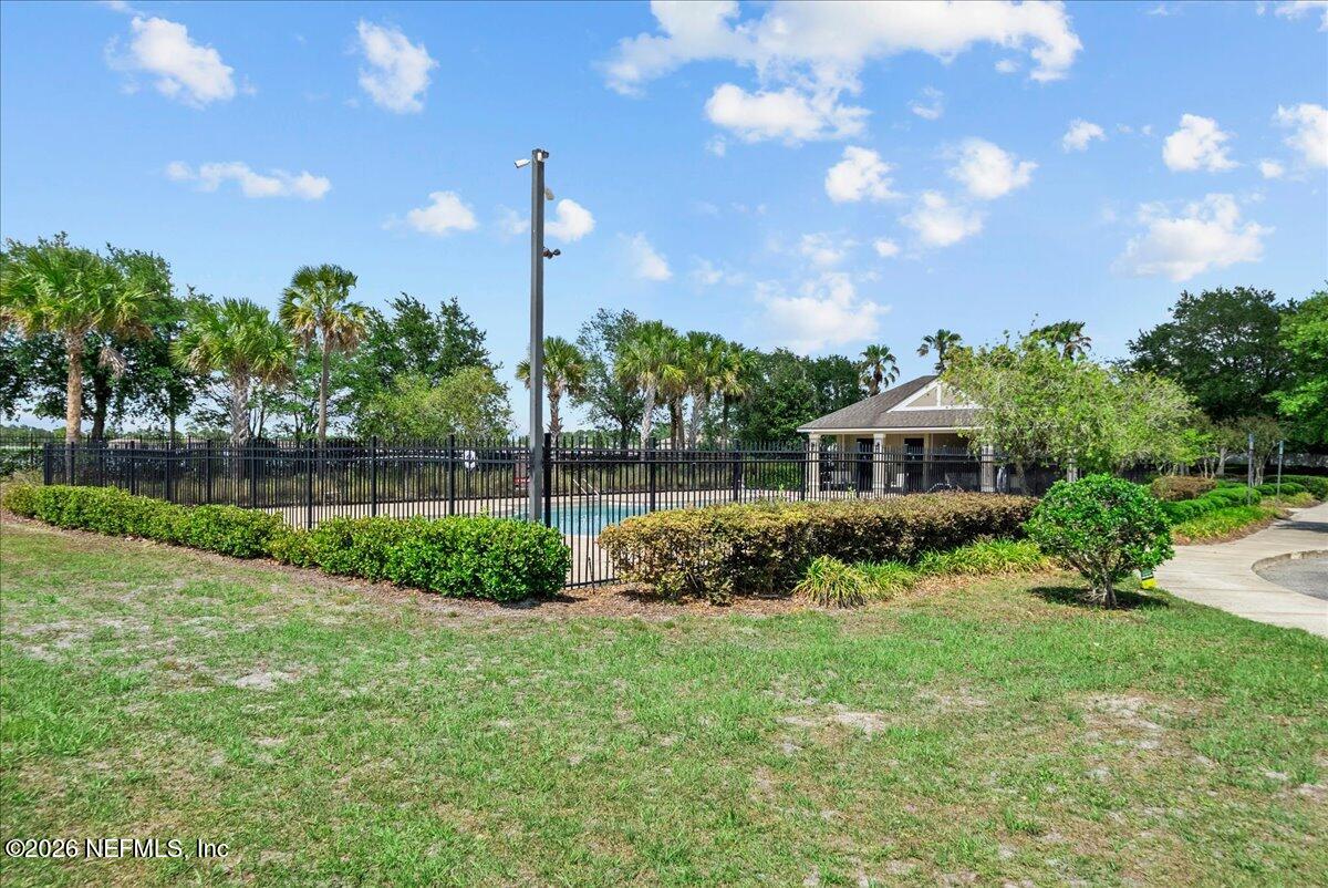 863 RIVERTREE Place