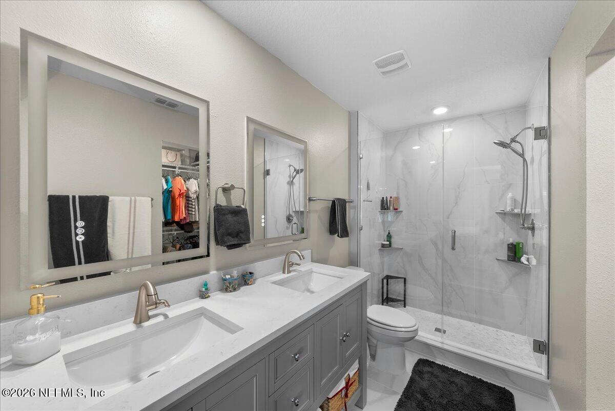 863 RIVERTREE Place
