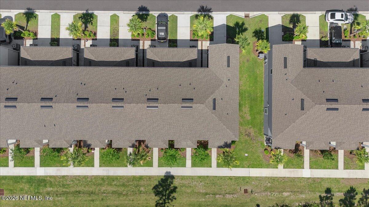 863 RIVERTREE Place