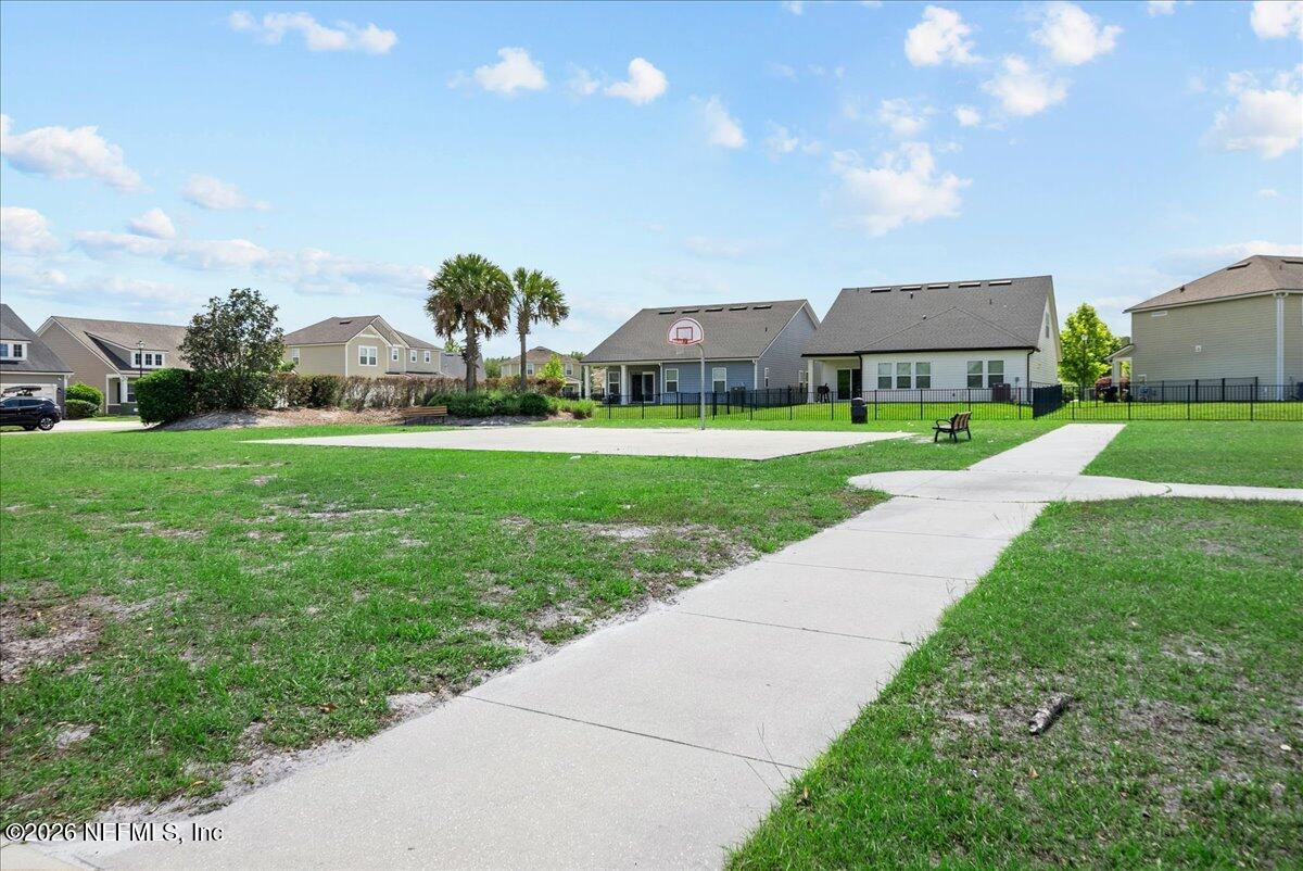 863 RIVERTREE Place
