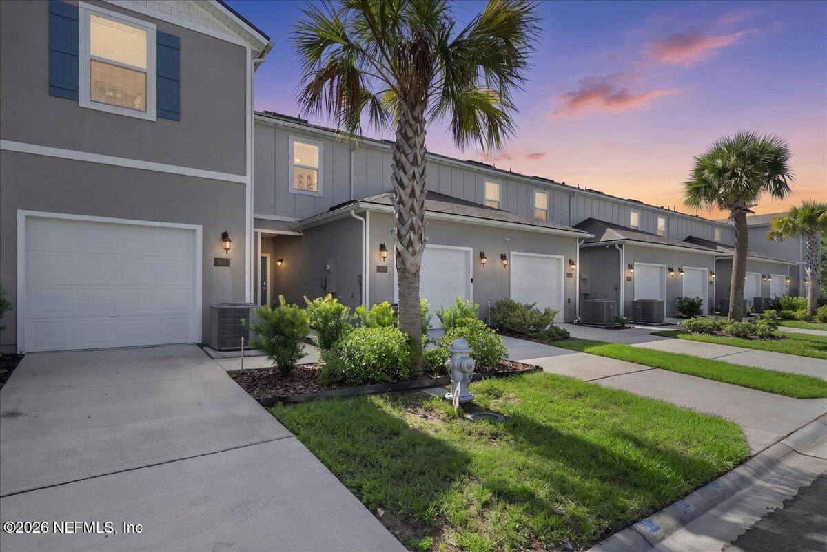 863 RIVERTREE Place