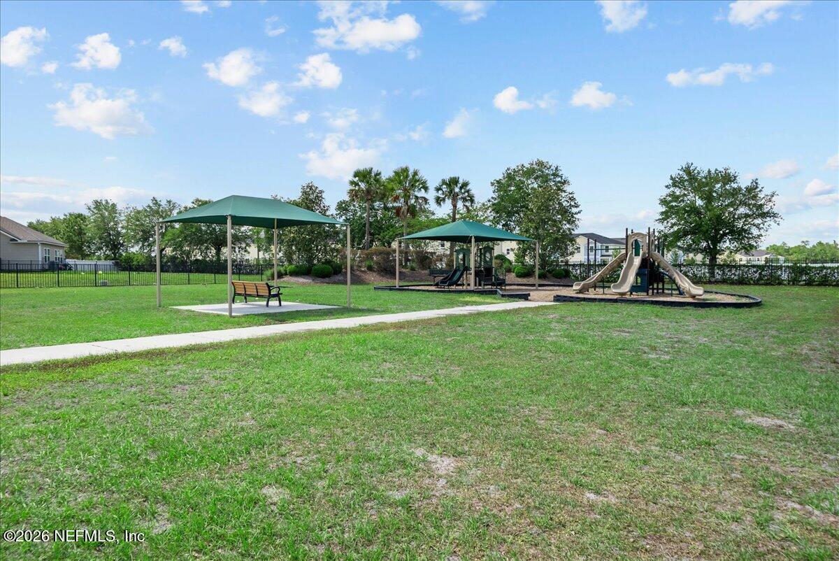 863 RIVERTREE Place