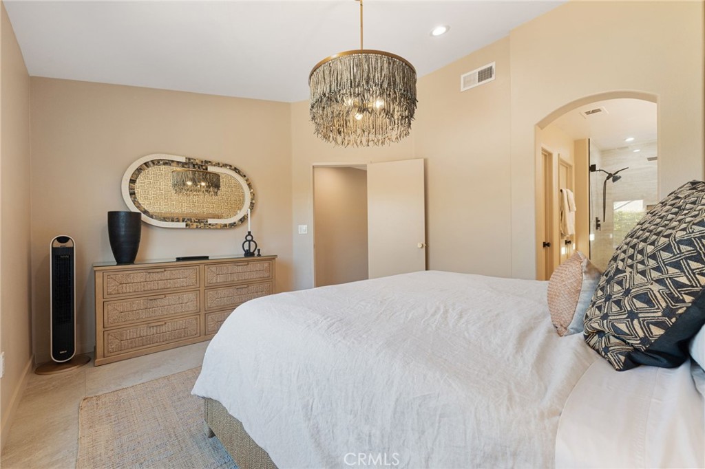 83390 La Costa Avenue