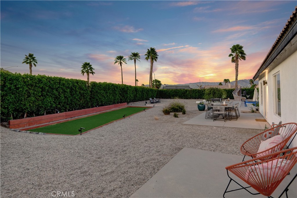 83390 La Costa Avenue