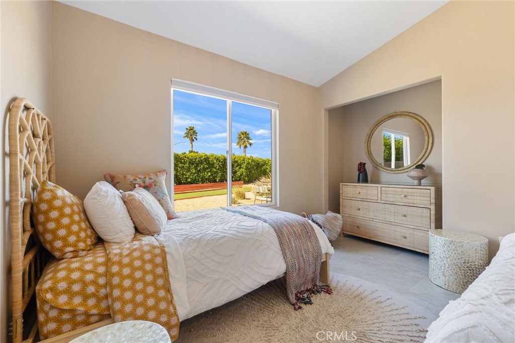 83390 La Costa Avenue