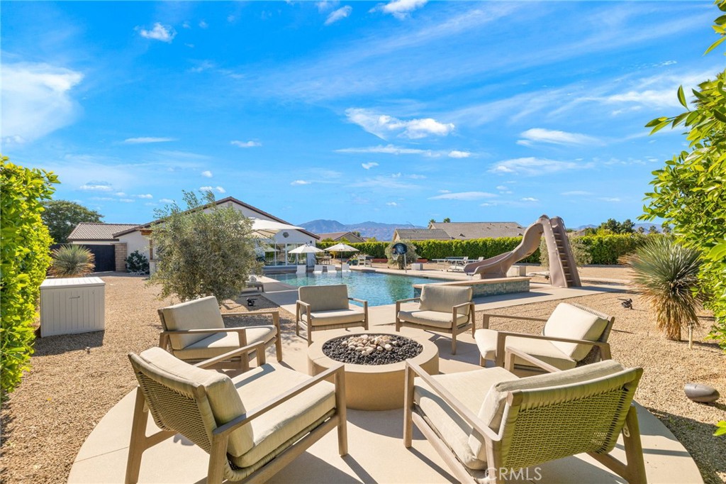 83390 La Costa Avenue