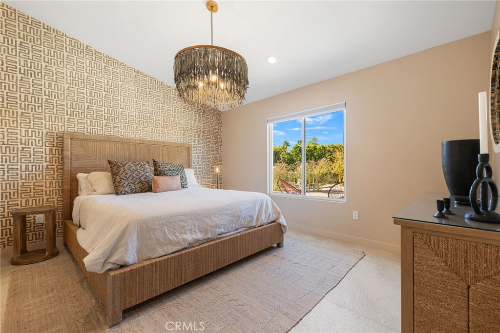 83390 La Costa Avenue