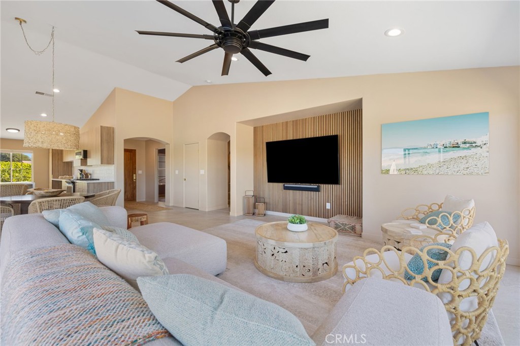 83390 La Costa Avenue