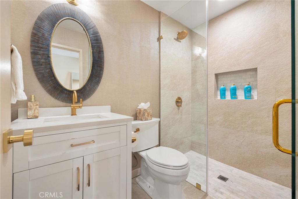 83390 La Costa Avenue