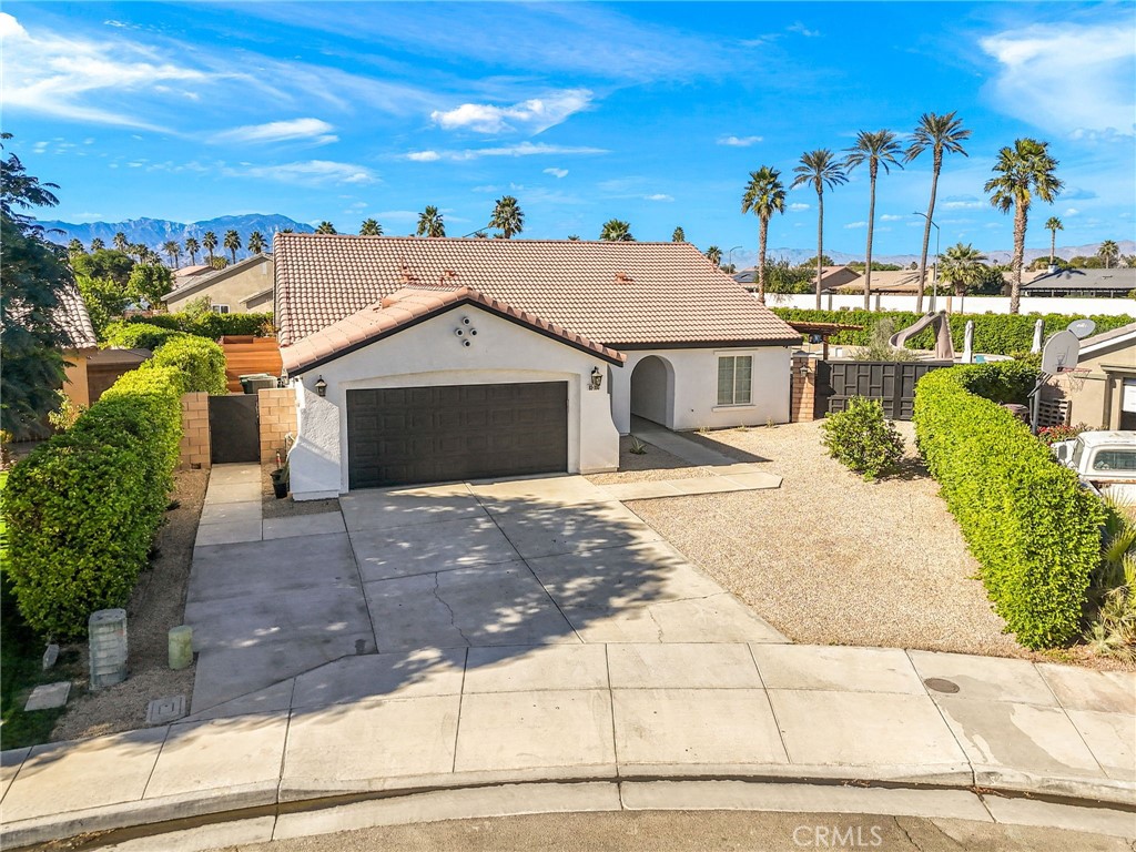 83390 La Costa Avenue