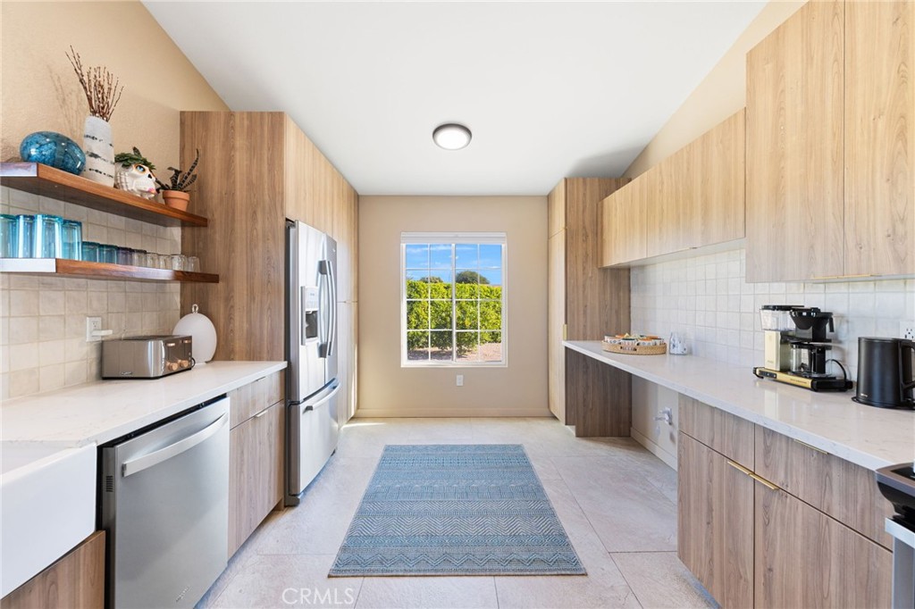 83390 La Costa Avenue