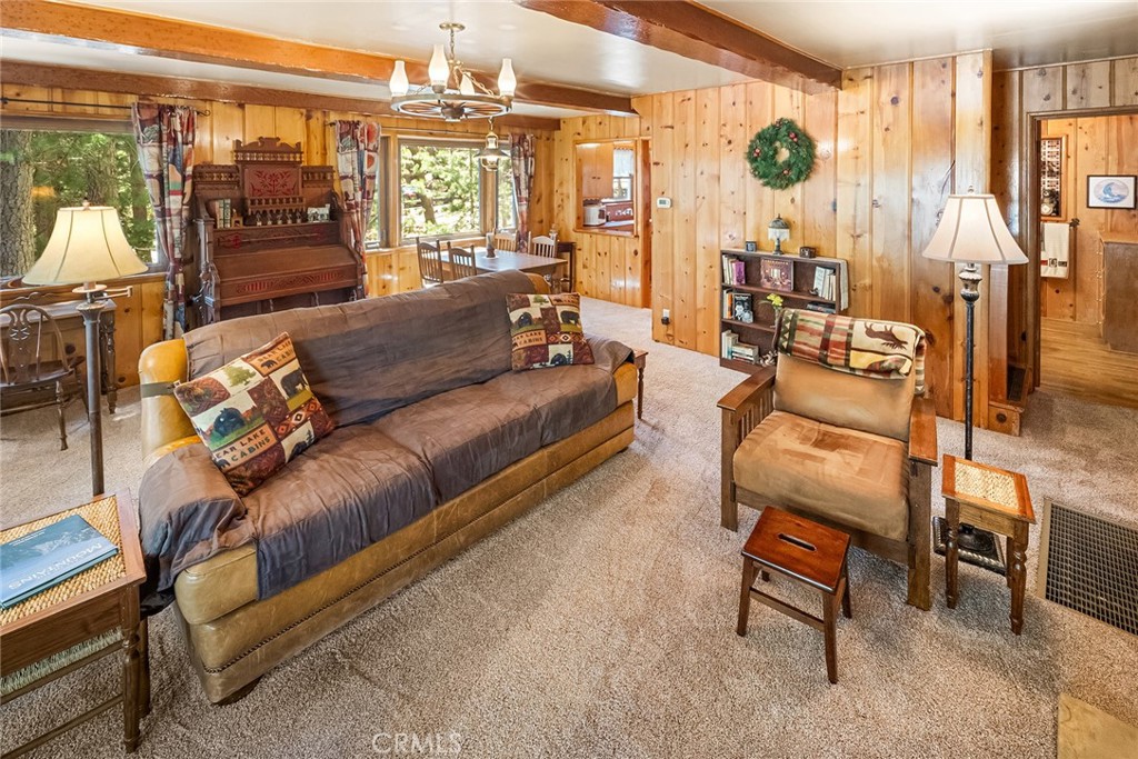 1163 Scenic Way