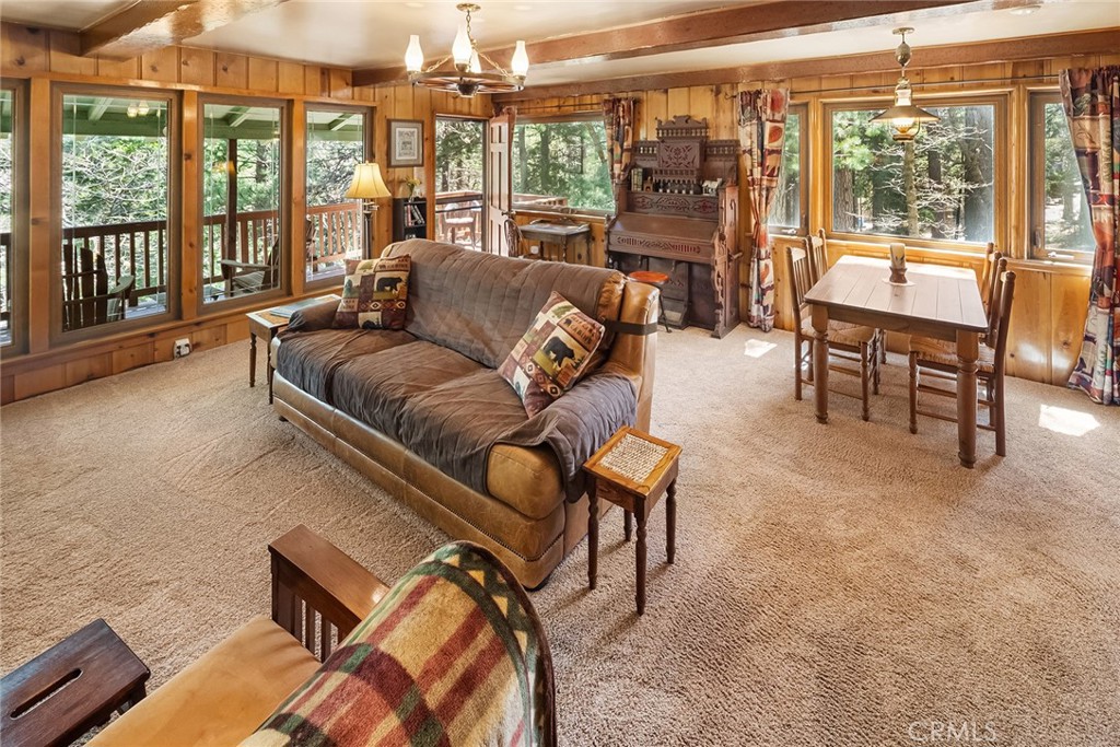 1163 Scenic Way