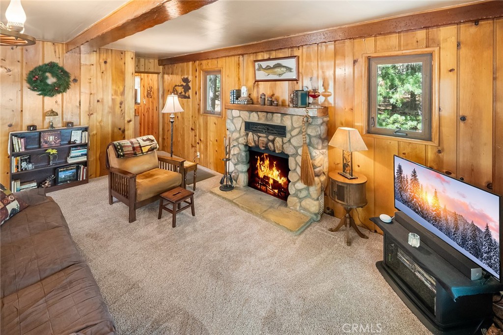 1163 Scenic Way