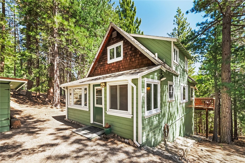 1163 Scenic Way