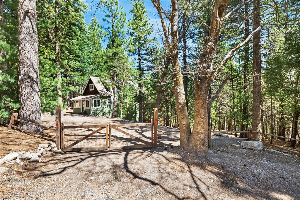 1163 Scenic Way