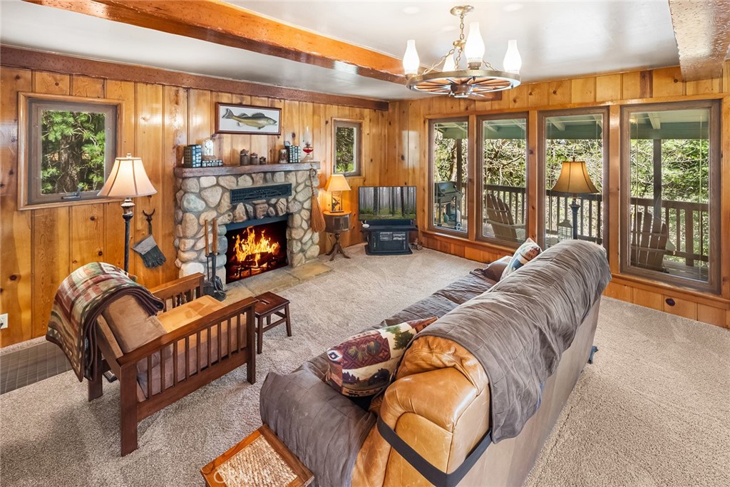 1163 Scenic Way