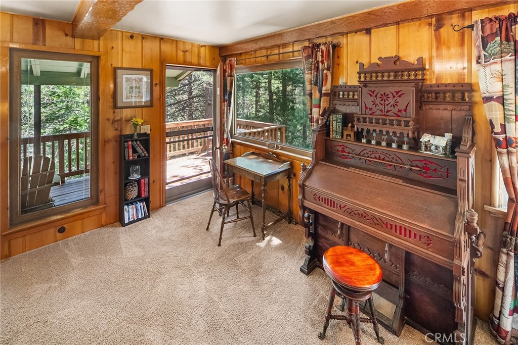 1163 Scenic Way