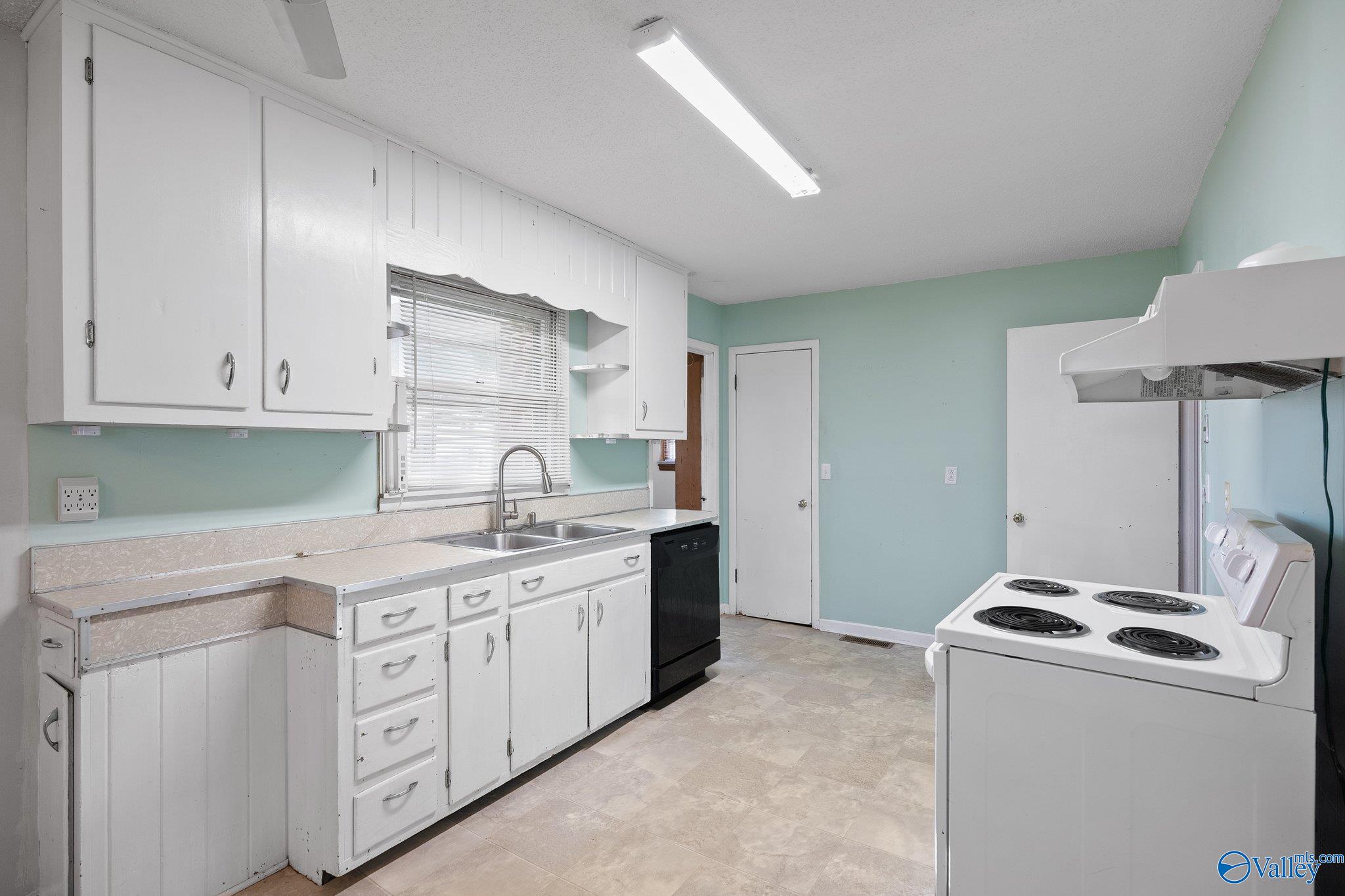 8421 Moores Mill Road