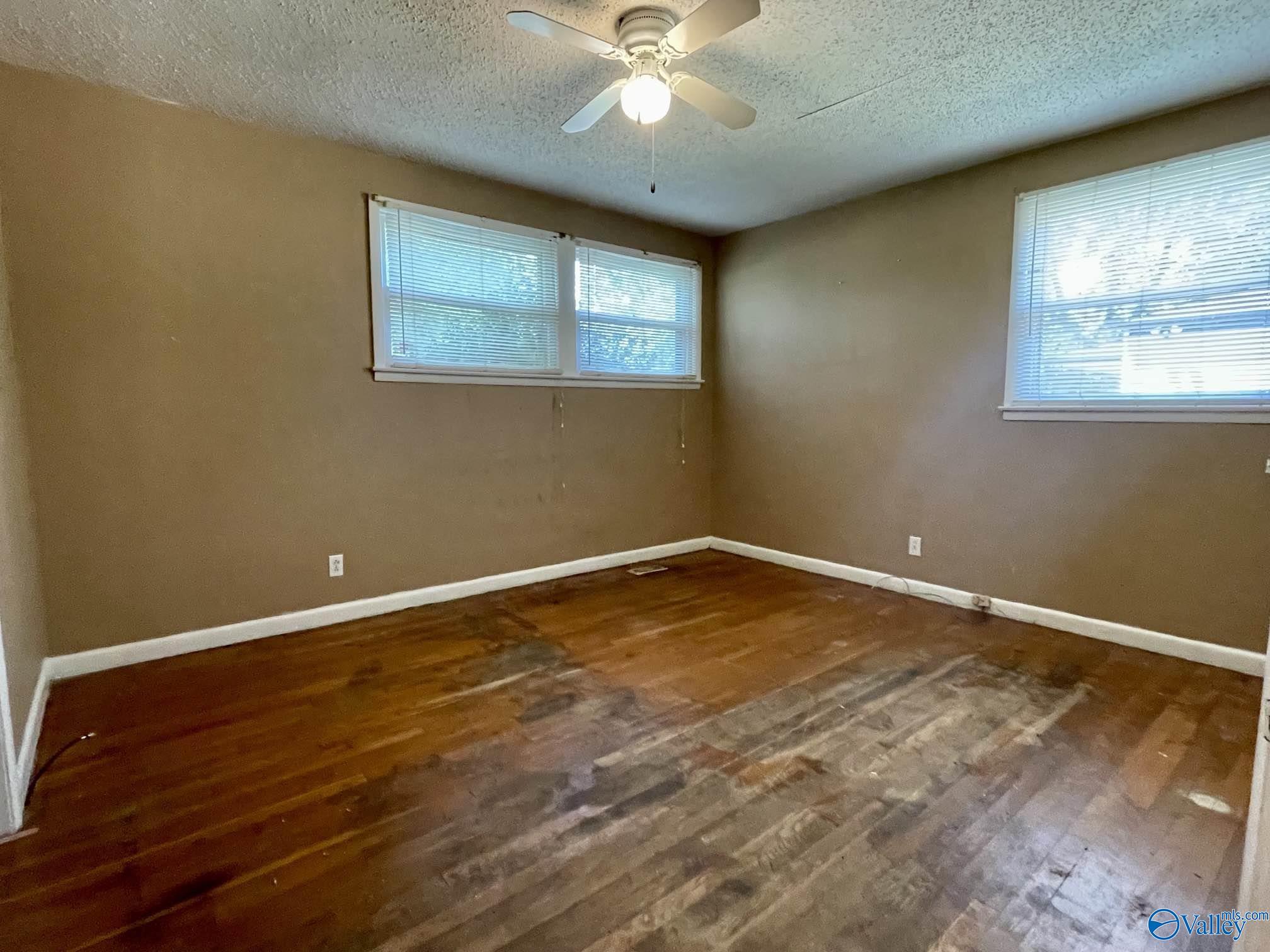 2116 Barrywood Road NW