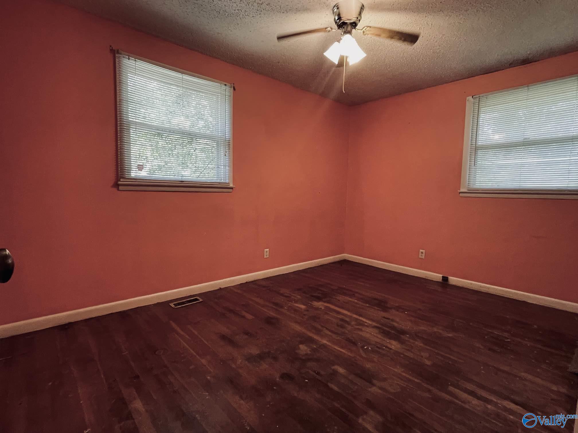 2116 Barrywood Road NW