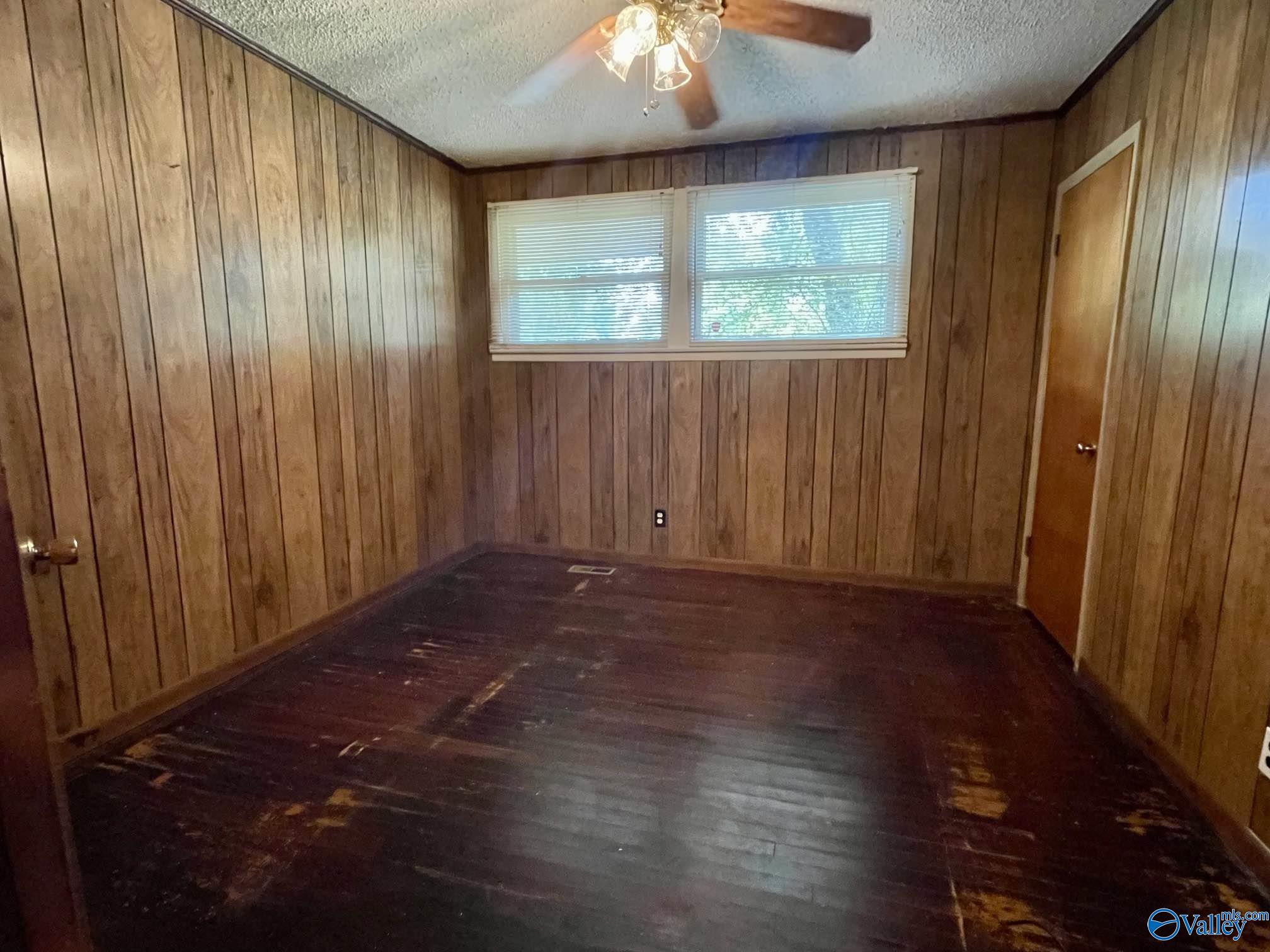 2116 Barrywood Road NW