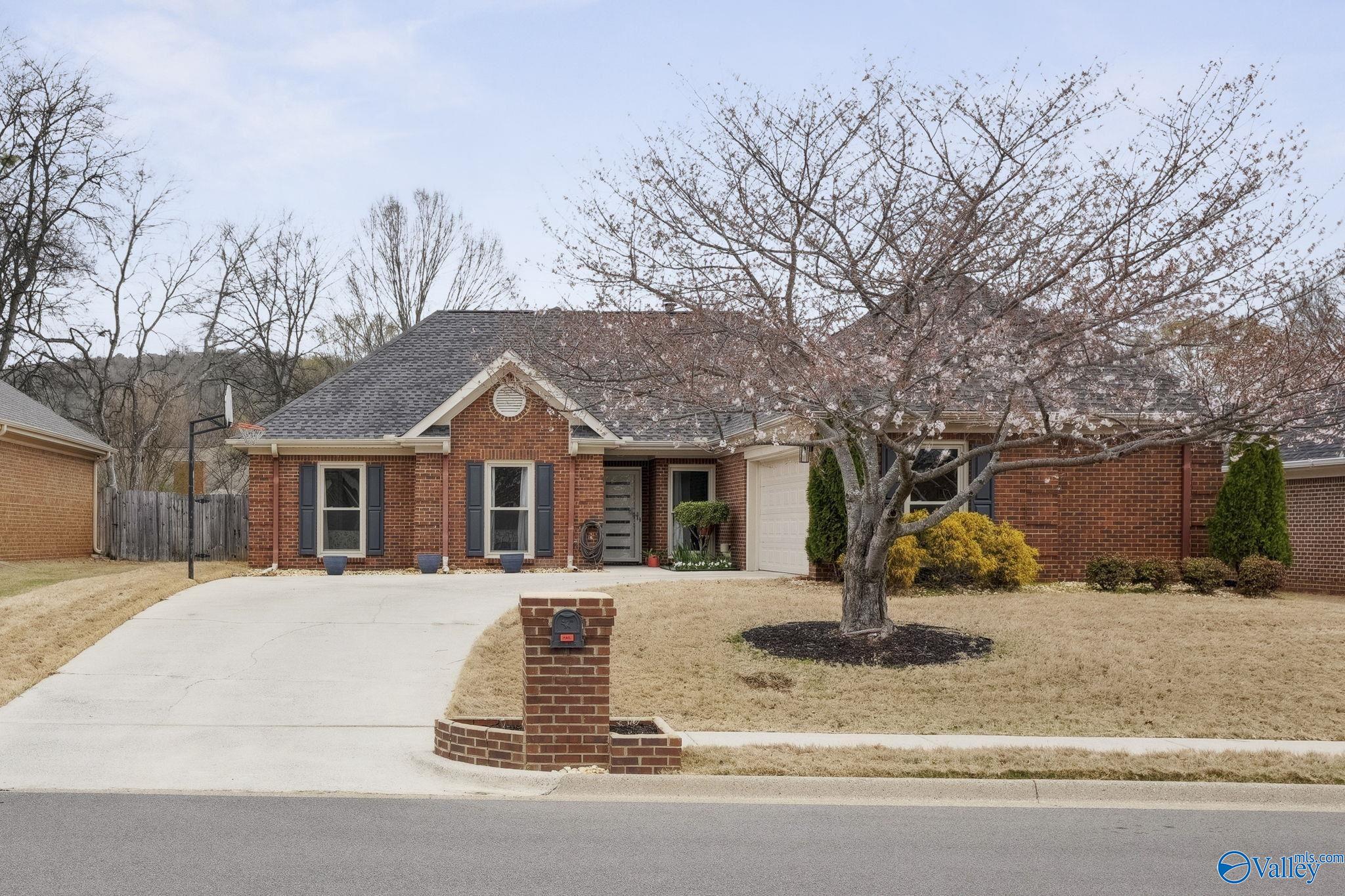 2419 Johnstone Circle SE