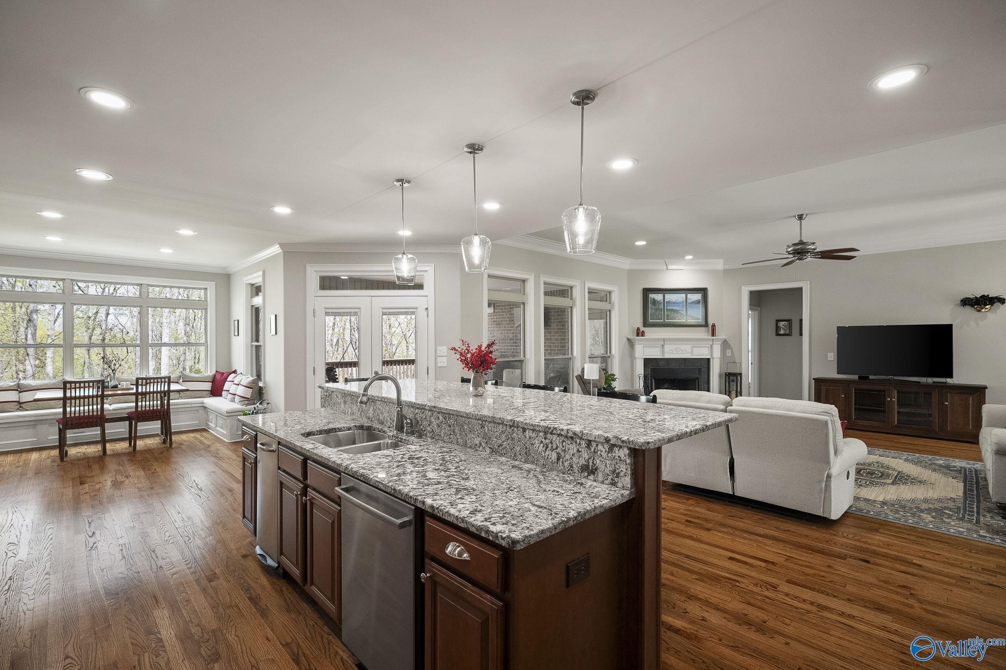 52 Bluff View Drive SE