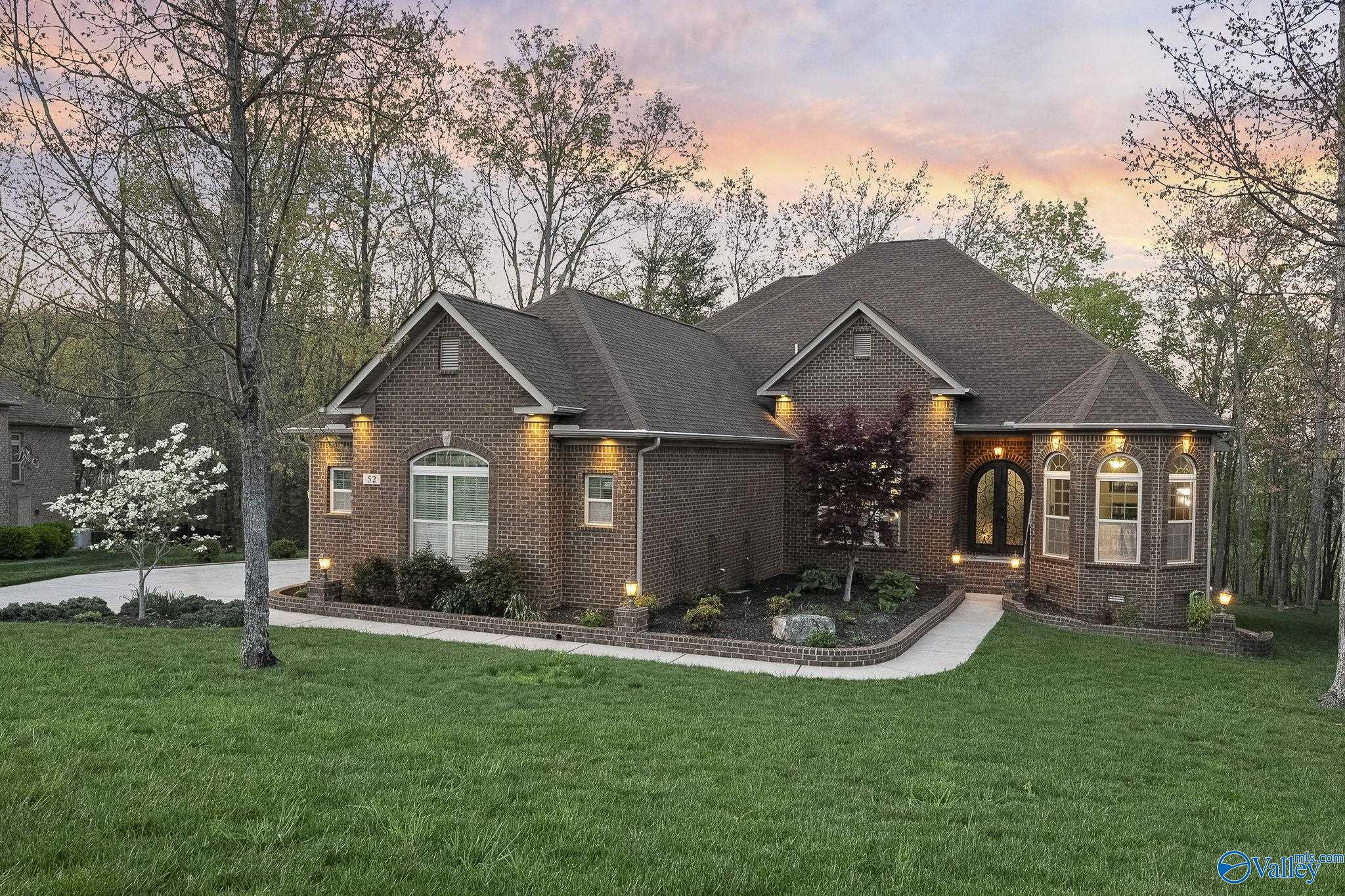 52 Bluff View Drive SE