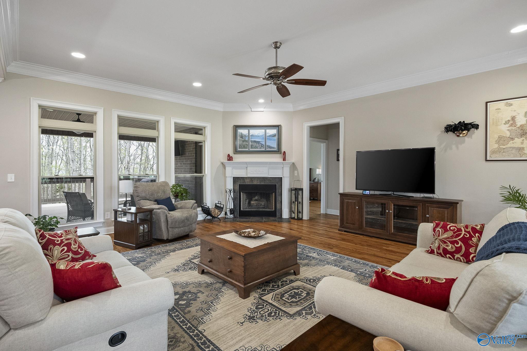 52 Bluff View Drive SE