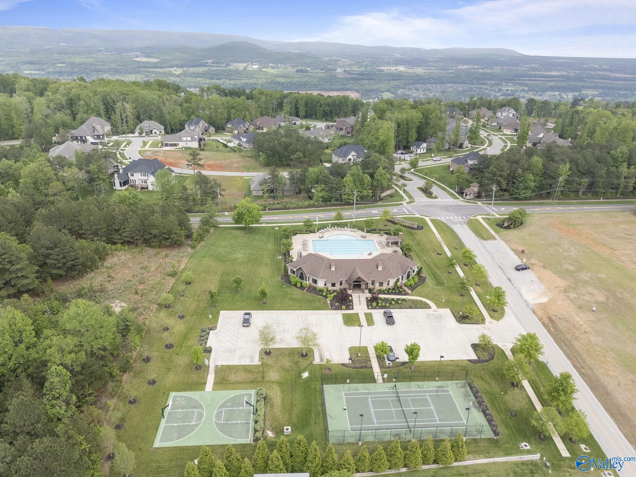 52 Bluff View Drive SE