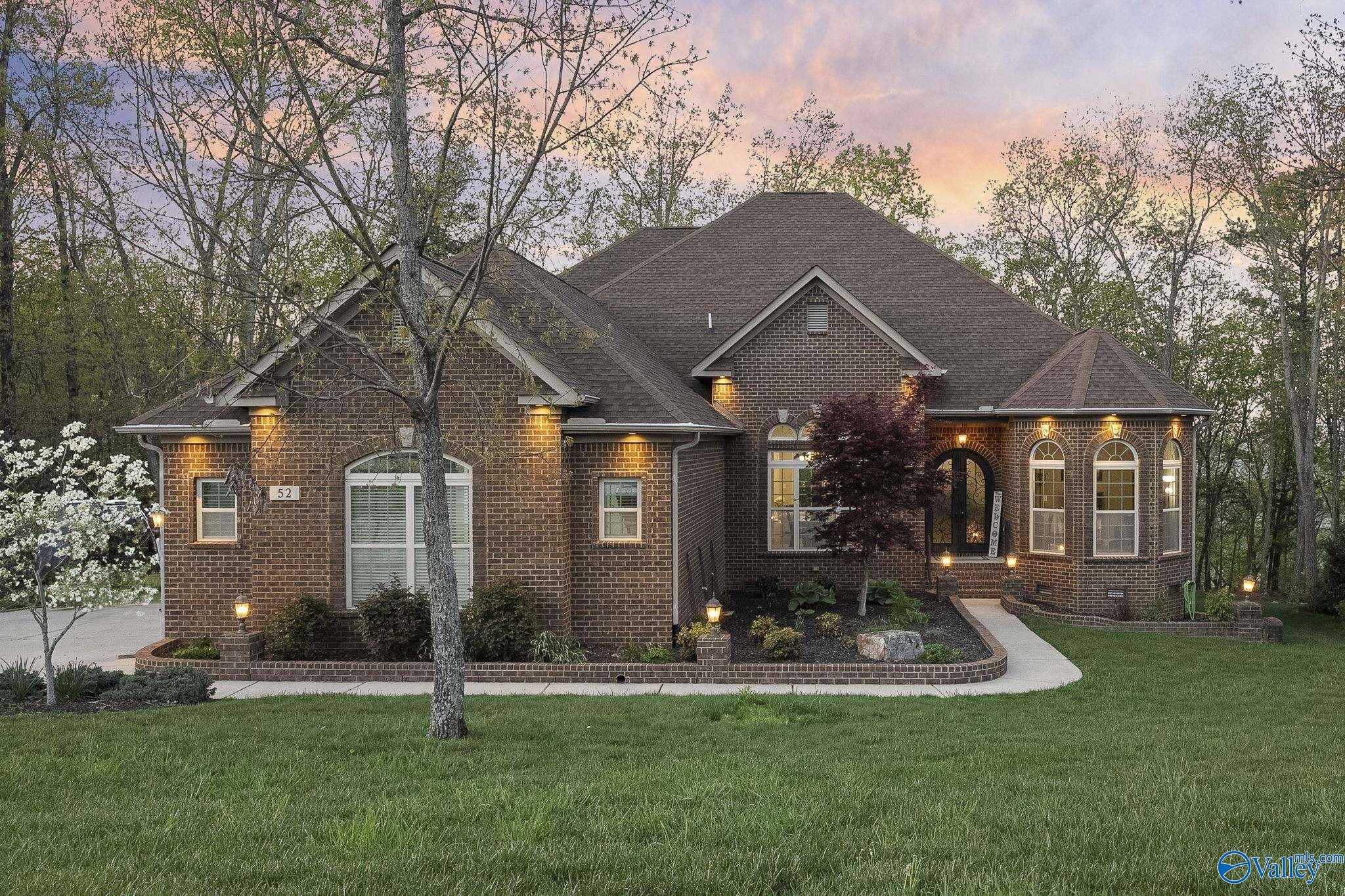 52 Bluff View Drive SE