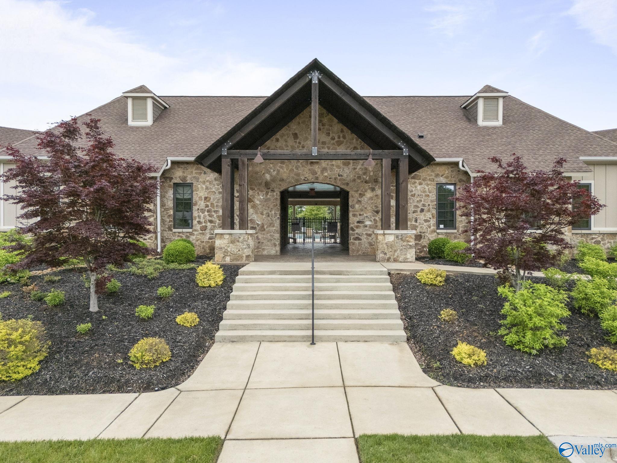 52 Bluff View Drive SE