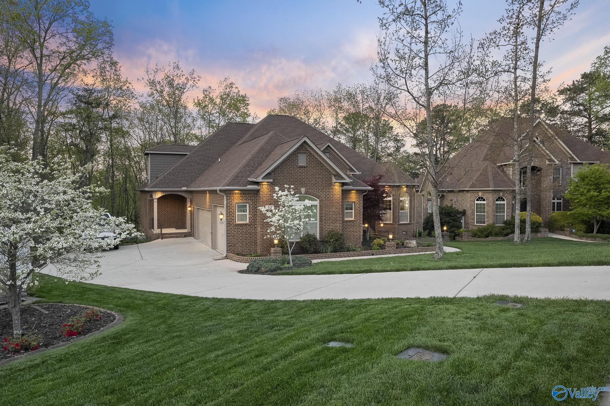 52 Bluff View Drive SE