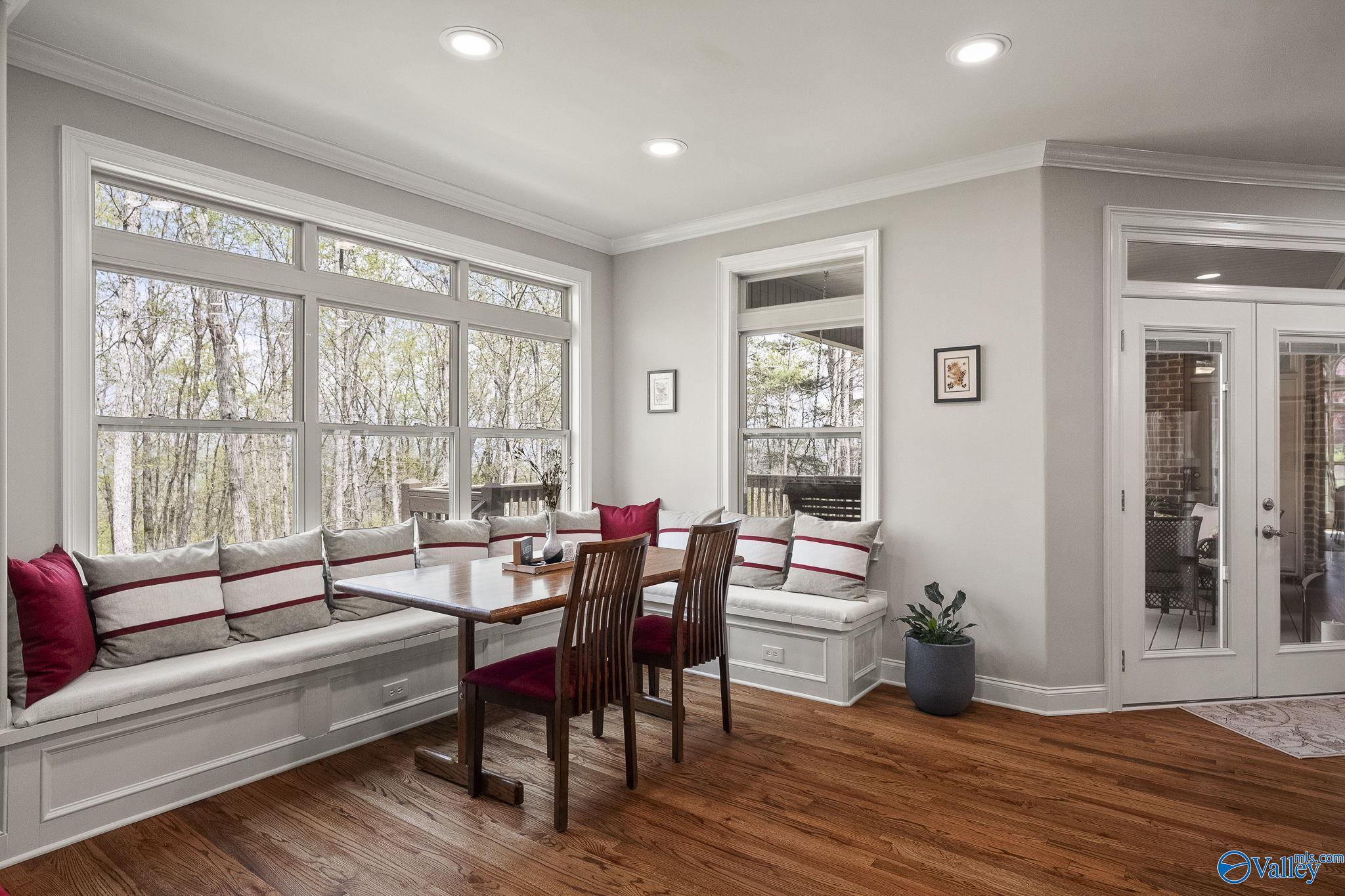 52 Bluff View Drive SE