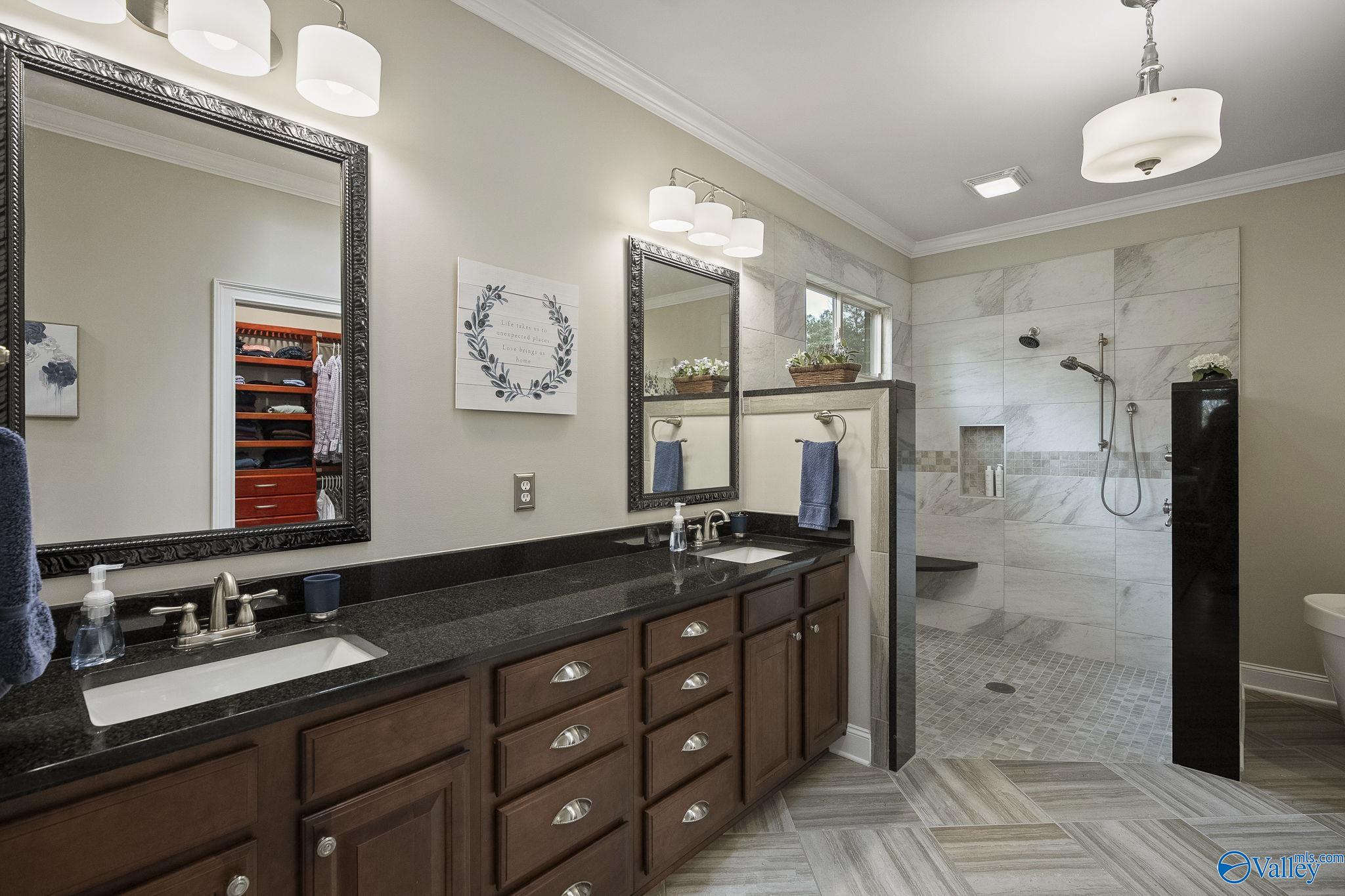 52 Bluff View Drive SE