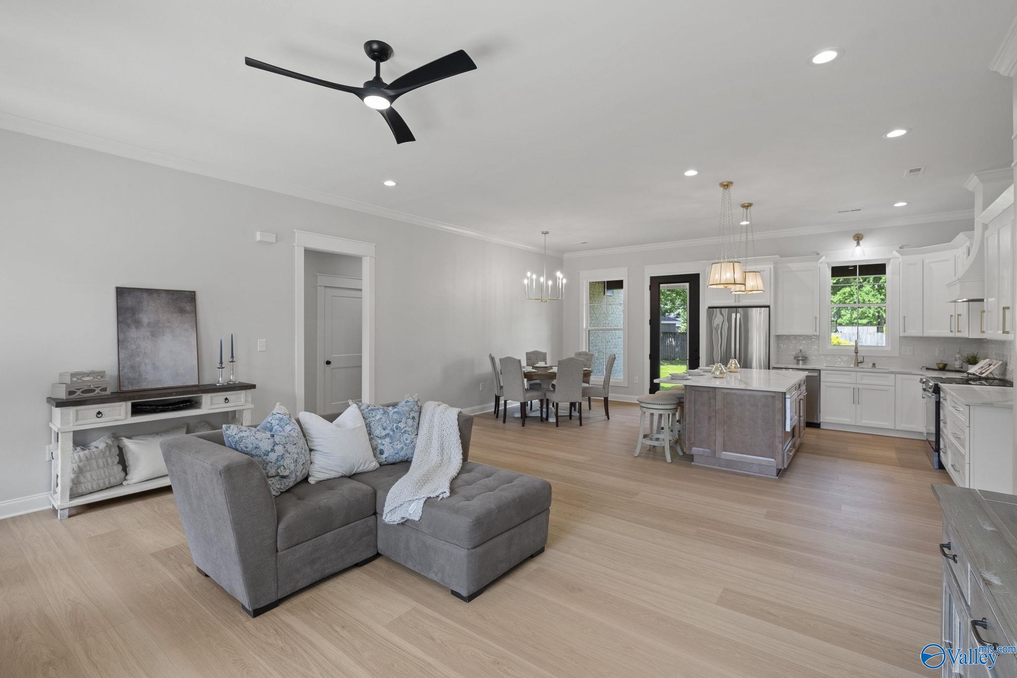 15463 Mclemore Lane