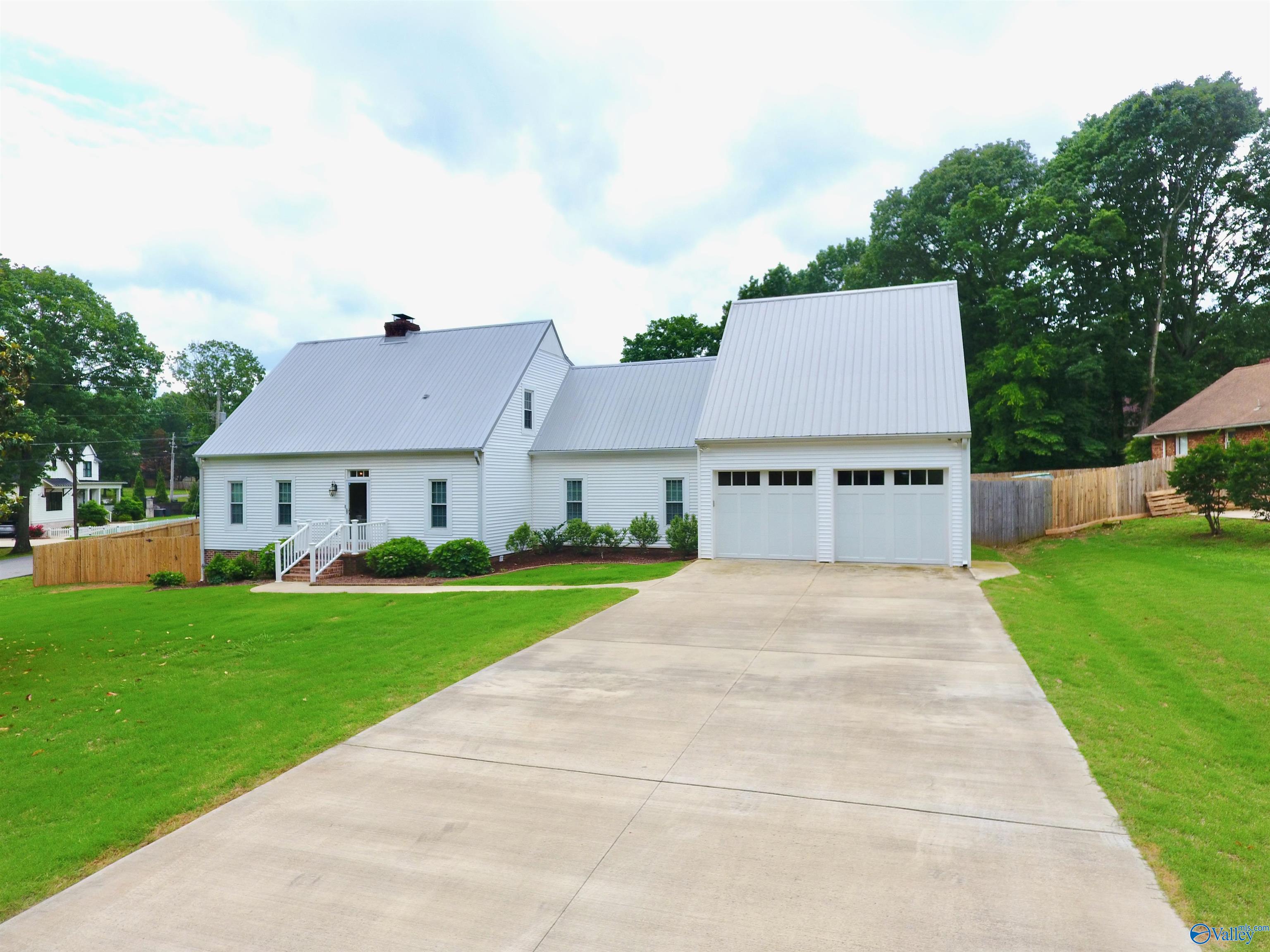 102 Scenic Drive
