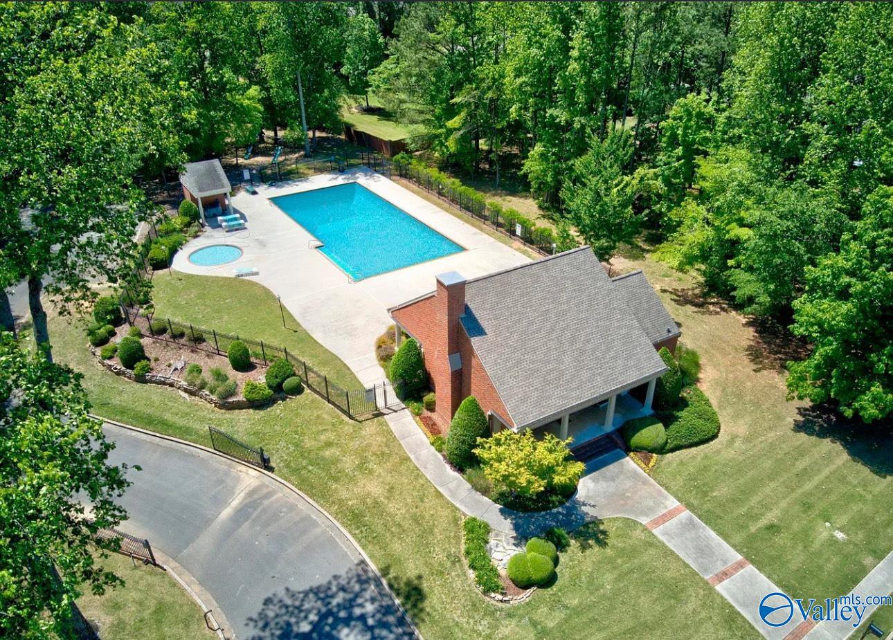 135 Huntsmen Lane