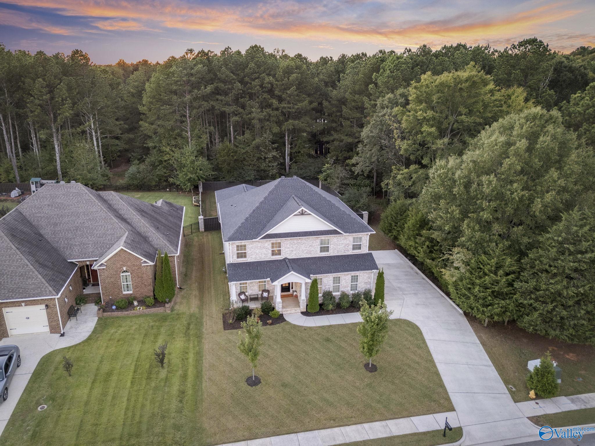 135 Huntsmen Lane