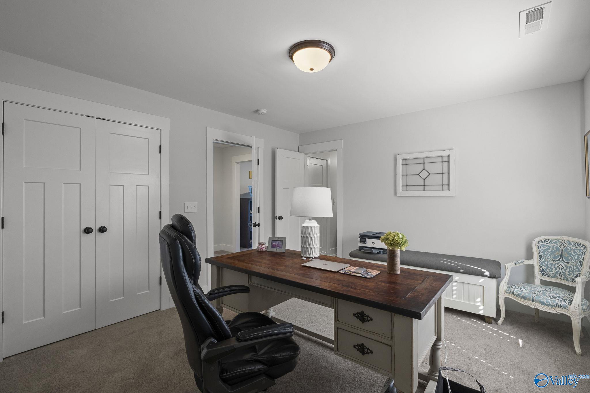 135 Huntsmen Lane