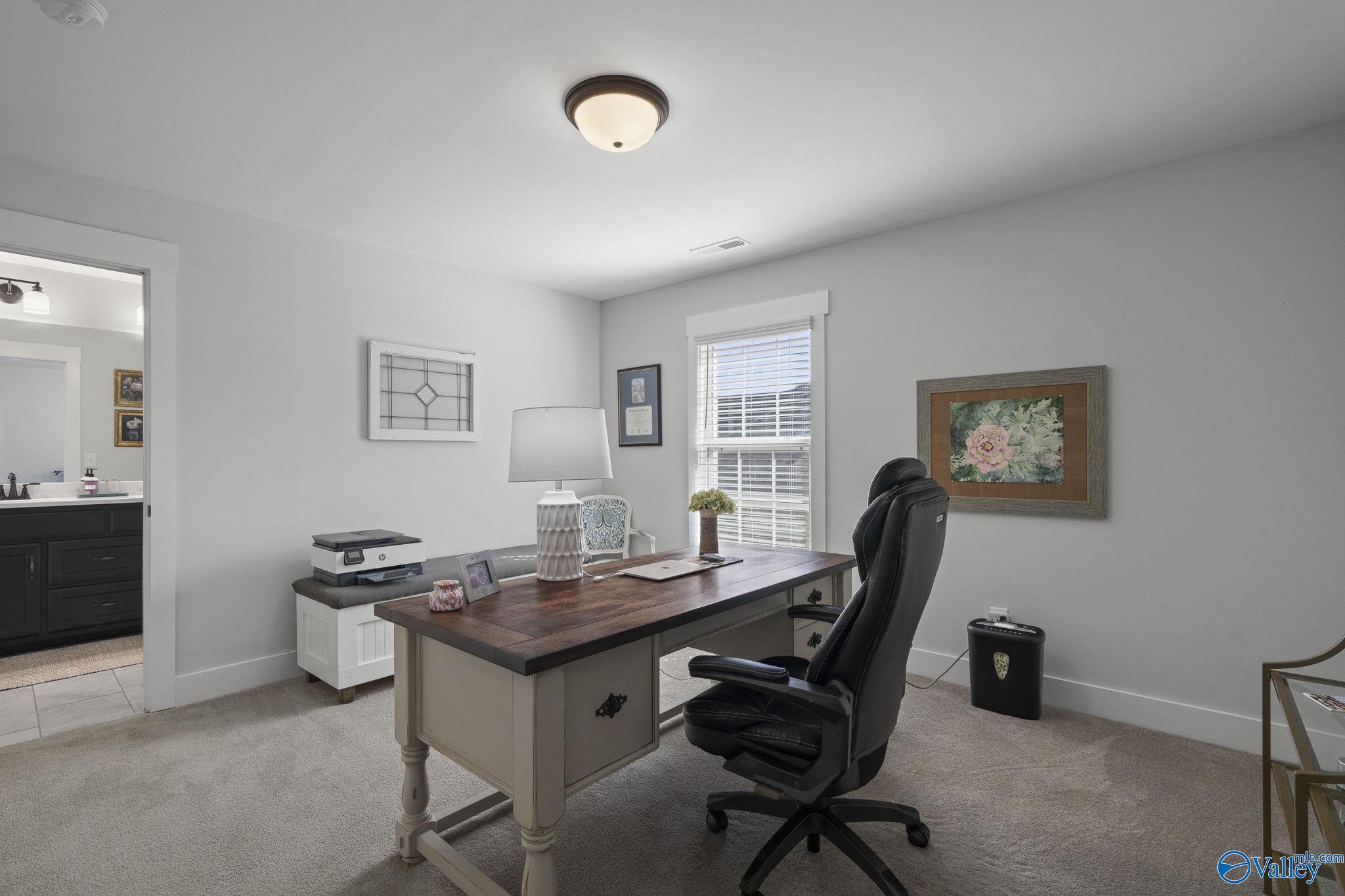 135 Huntsmen Lane